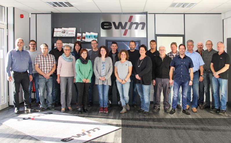 EWM ehrt langjährige Mitarbeitende